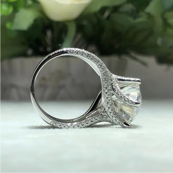 New Certif 5 ct .t.w Moissanite Diamond Solitaire Luxury Engagement Ring - Picture 7 of 10
